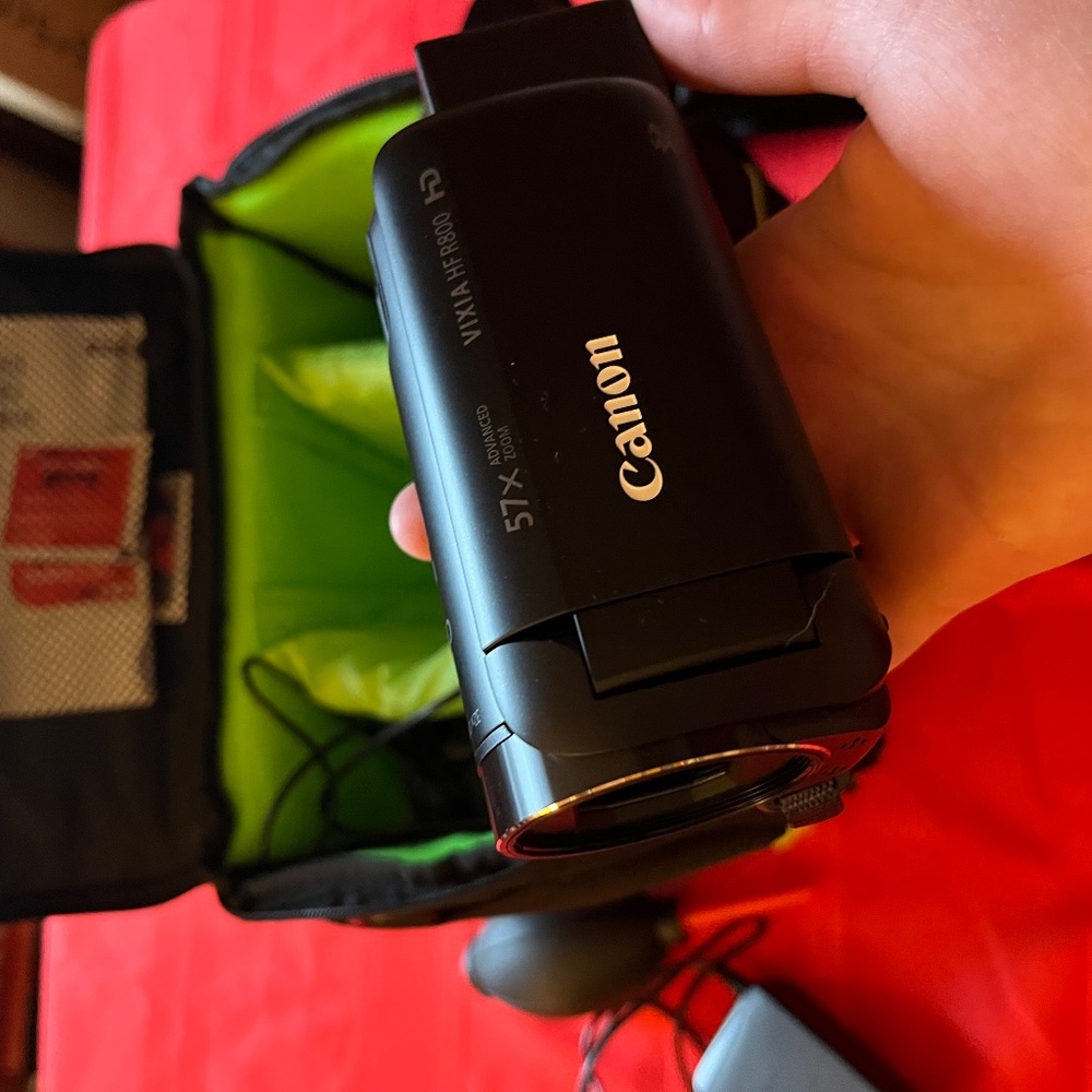 Canon Vixia hf r00 camcorder